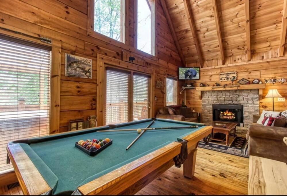 Lazy Bear Cabin Sevierville Esterno foto