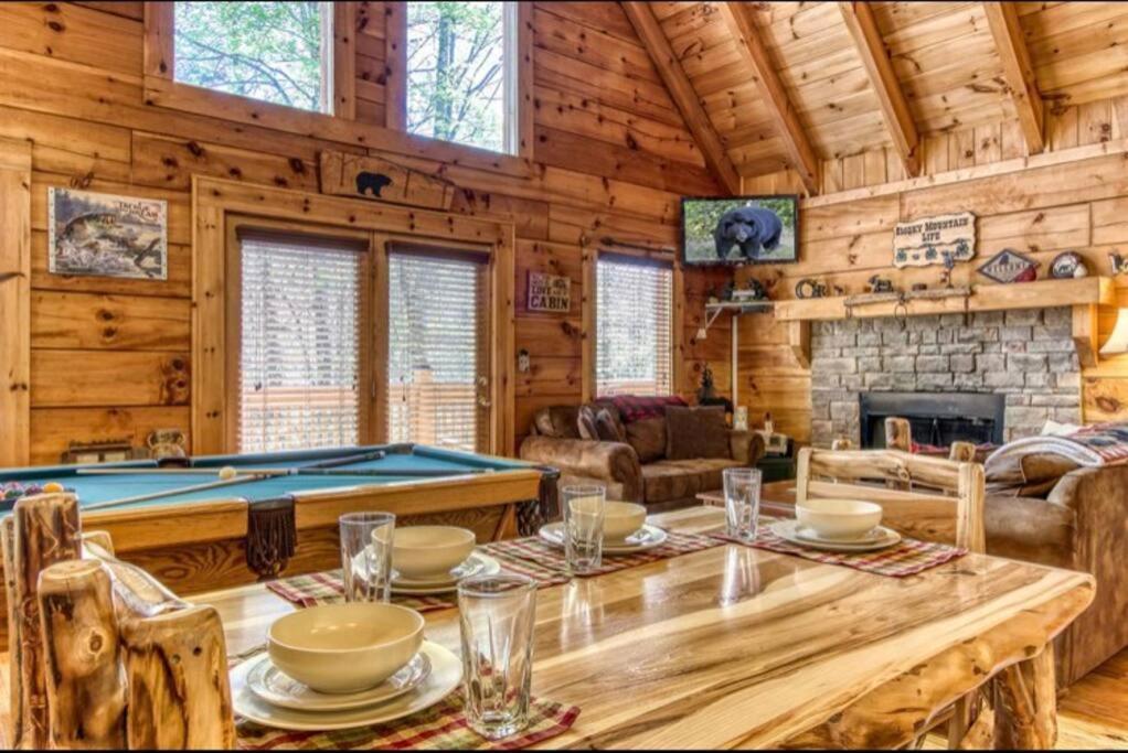 Lazy Bear Cabin Sevierville Esterno foto