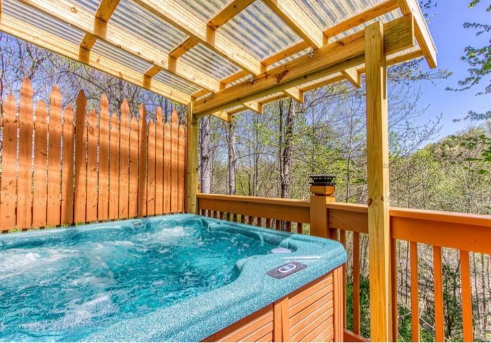 Lazy Bear Cabin Sevierville Esterno foto